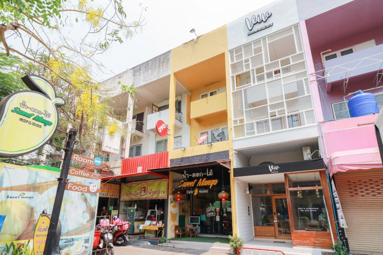 Oyo 743 Sweet Mango Cafe And Hostel Chiang Mai Ngoại thất bức ảnh