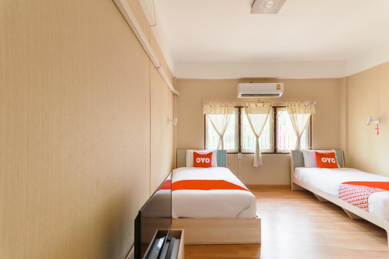 Oyo 743 Sweet Mango Cafe And Hostel Chiang Mai Ngoại thất bức ảnh